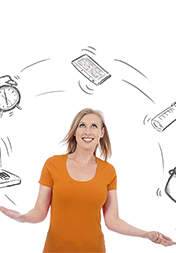 Femme qui jongle avec les évènements quotidien